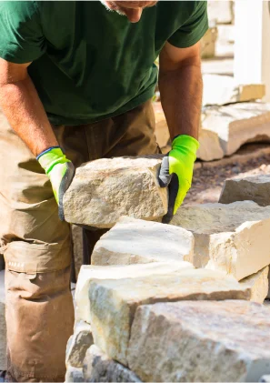 maçon batiment anciens à Massognes dans la Vienne 86